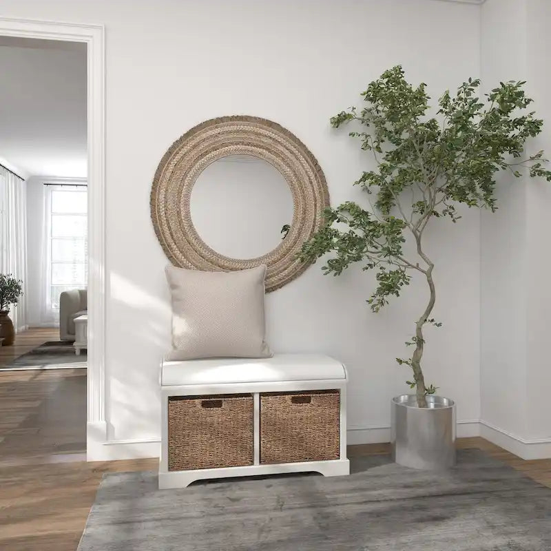 Banc de rangement en bois blanc avec paniers en jonc de mer marron et coussin d'assise – Siège simple, 86,4 cm (L) × 40,6 cm (l) × 50,8 cm (H)