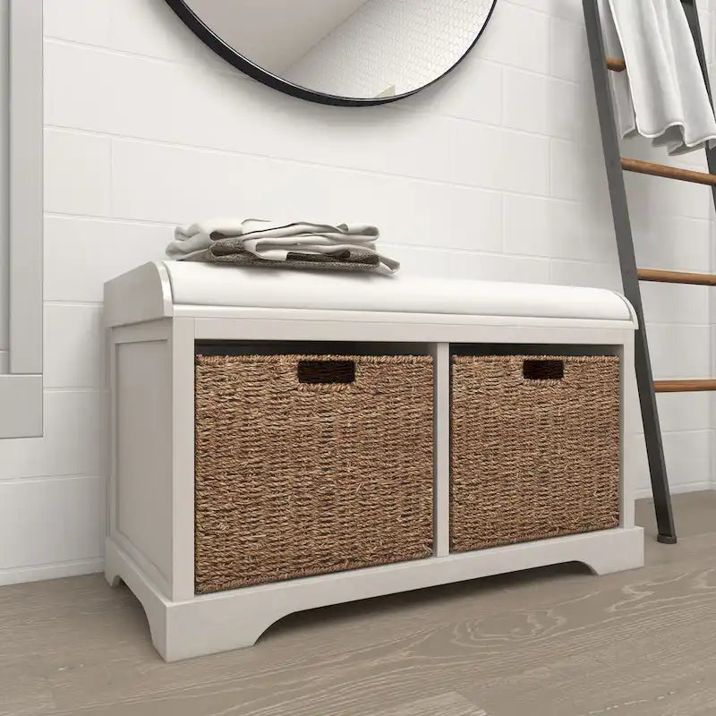 Banc de rangement en bois blanc avec paniers en jonc de mer marron et coussin d'assise – Siège simple, 86,4 cm (L) × 40,6 cm (l) × 50,8 cm (H)