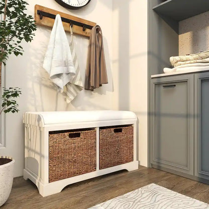 Banc de rangement en bois blanc avec paniers en jonc de mer marron et coussin d'assise – Siège simple, 86,4 cm (L) × 40,6 cm (l) × 50,8 cm (H)